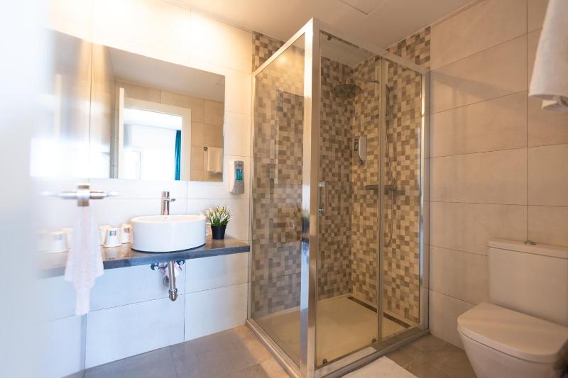 Double or Twin Room image 2