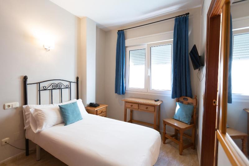 Single Room image 4
