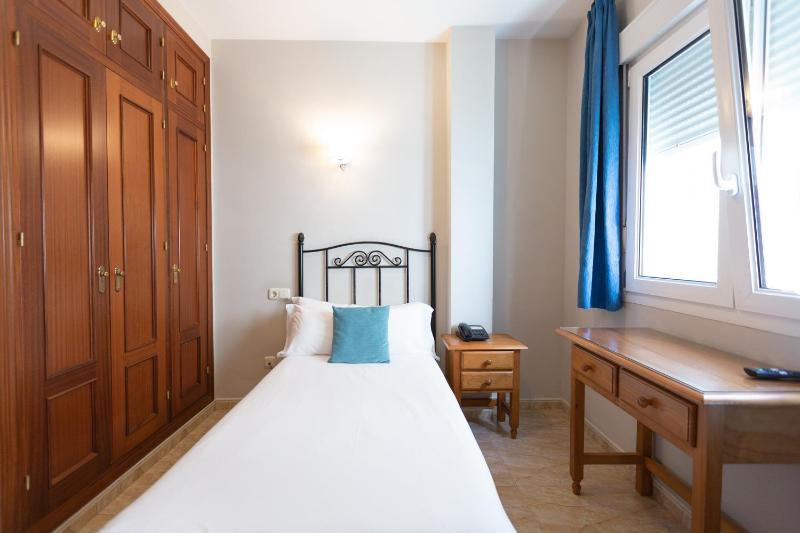 Single Room image 2
