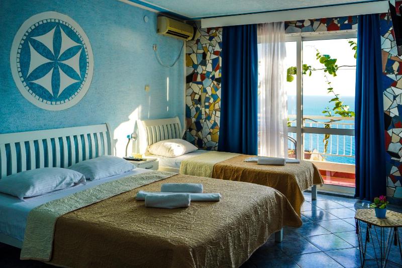 Two-Bedroom Apartment with Balcony and Sea View image 1