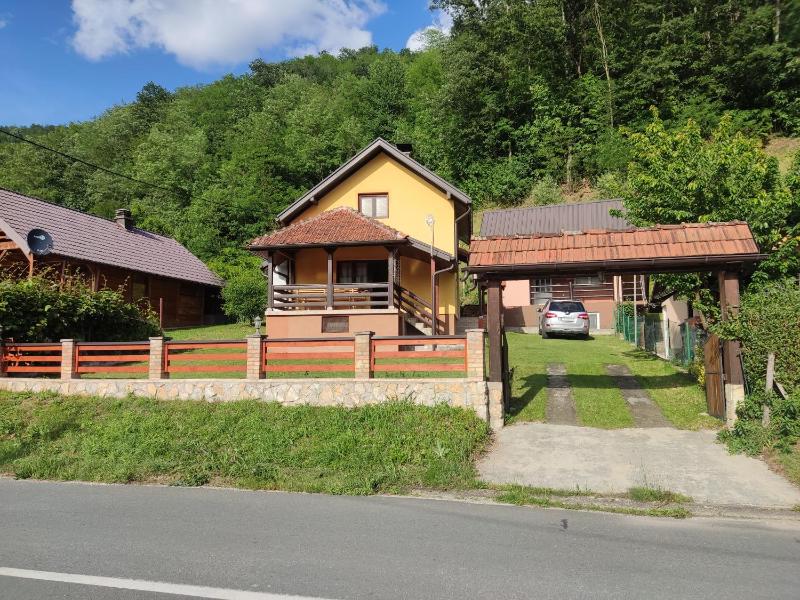 Two-Bedroom House image 4