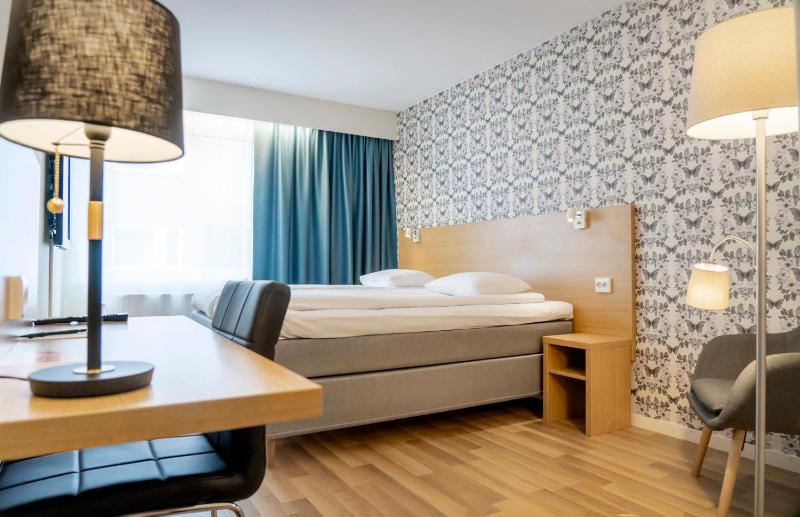 Standard Twin Room image 1