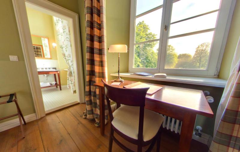 Single Room image 1