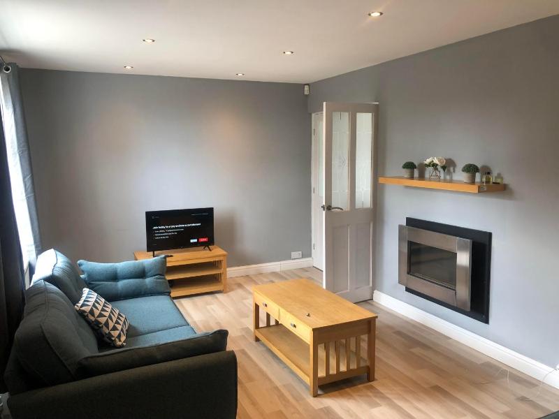 Well presented 3 Bed House- 9 Guests - Great for Leisure stays or Contractors -NG8 postcode - image 13