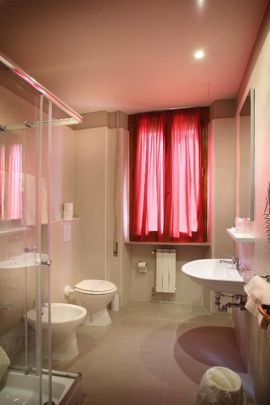 Single Room image 2