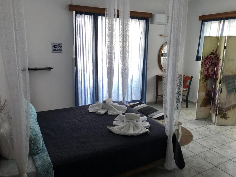 Double Studio (2 Adults) image 1