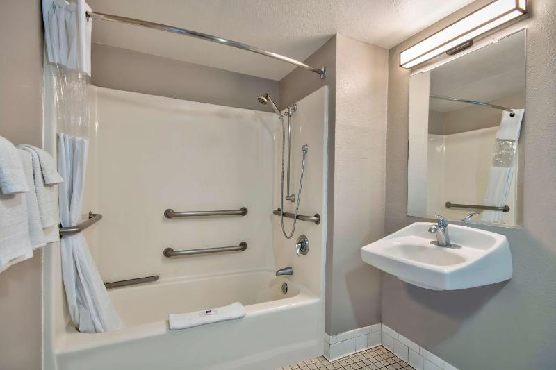 Double Room - Disability Access image 1