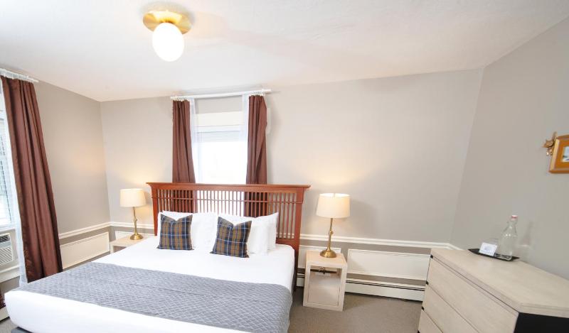 King Room image 4