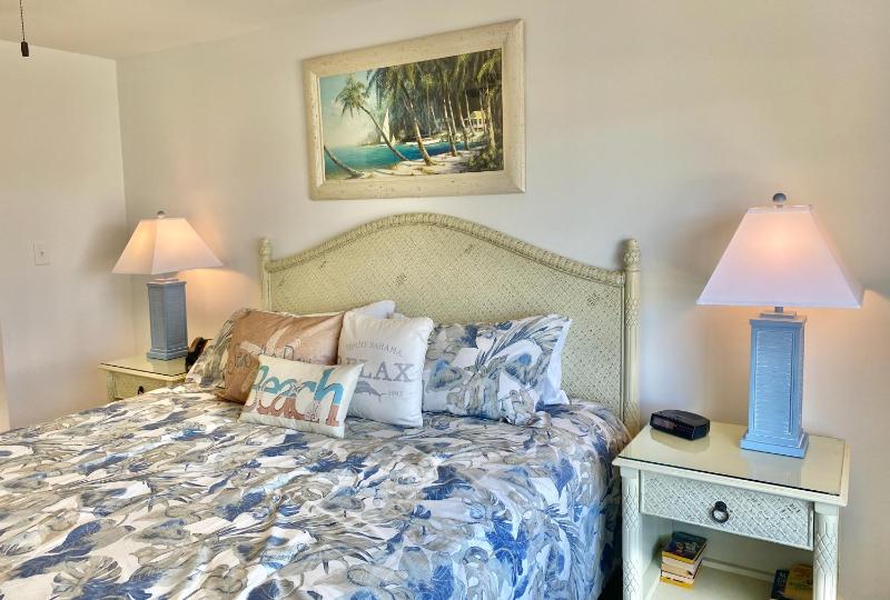 8C Richmond Park lake view villa with full access to amenities villa - image 46