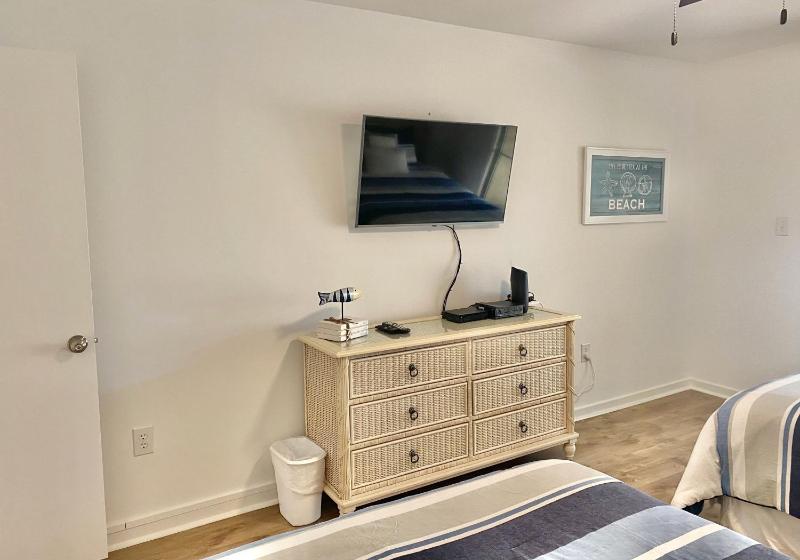 8C Richmond Park lake view villa with full access to amenities villa - image 10