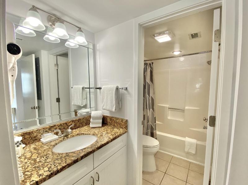 8C Richmond Park lake view villa with full access to amenities villa - image 29