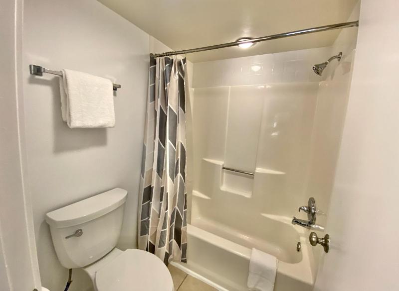 8C Richmond Park lake view villa with full access to amenities villa - image 50