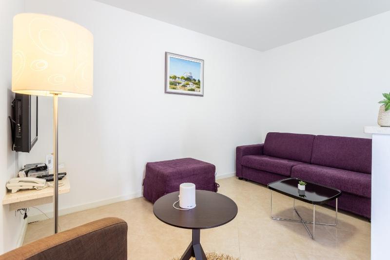 Family-friendly apartments with swimming pool Splitska Brac - 23224 - image 37