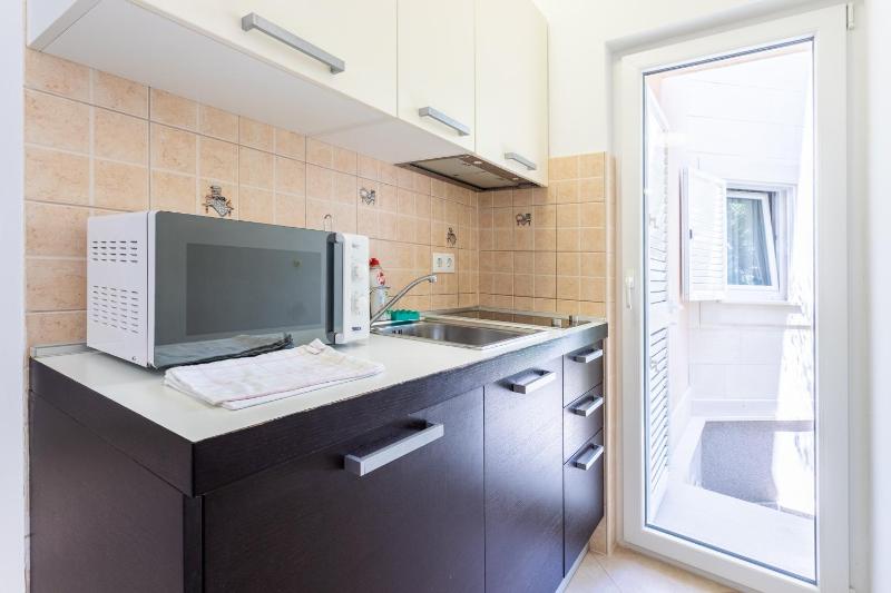 Family-friendly apartments with swimming pool Splitska Brac - 23224 - image 17