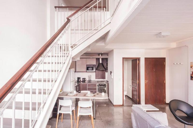 Minimalist style luxury loft with daily maid service - image 4
