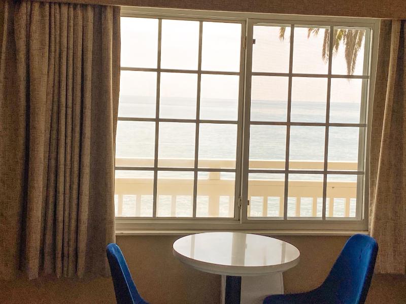 Queen Room Ocean View image 3