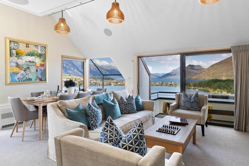 Swallowdale accommodation with amazing views - image 1