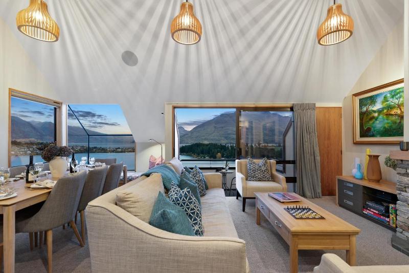Swallowdale accommodation with amazing views - image 25