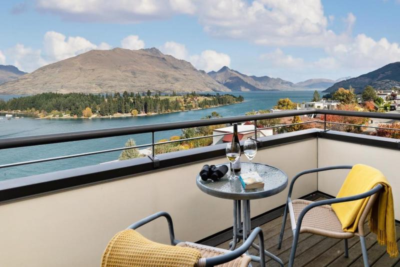 Swallowdale accommodation with amazing views - image 15