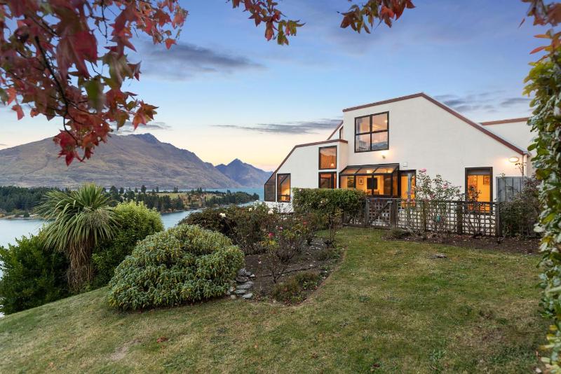 Swallowdale accommodation with amazing views - image 19