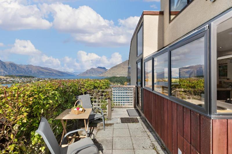 Swallowdale accommodation with amazing views - image 7