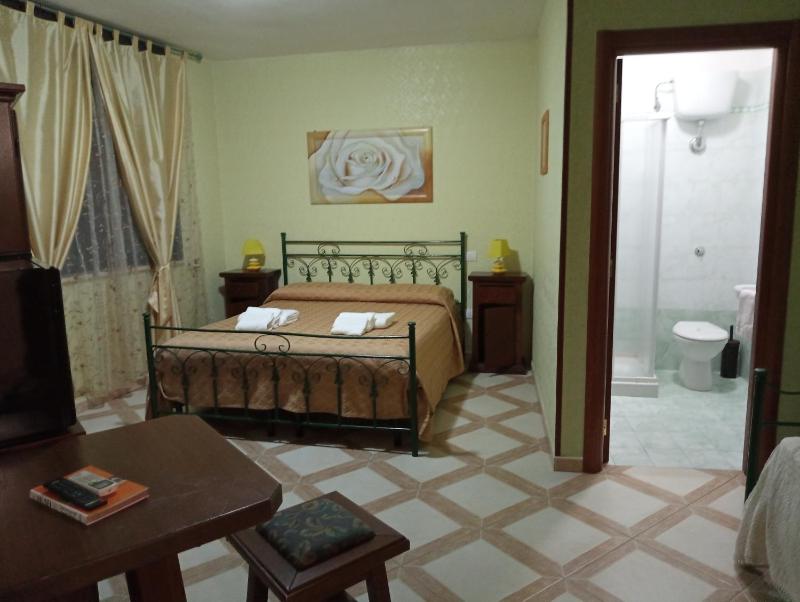 Triple Room image 2
