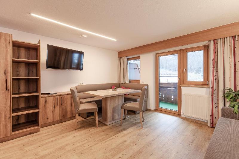 Superior Apartment image 3