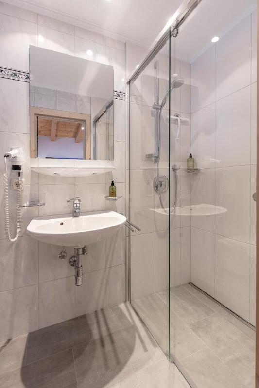 Standard Double Room image 2