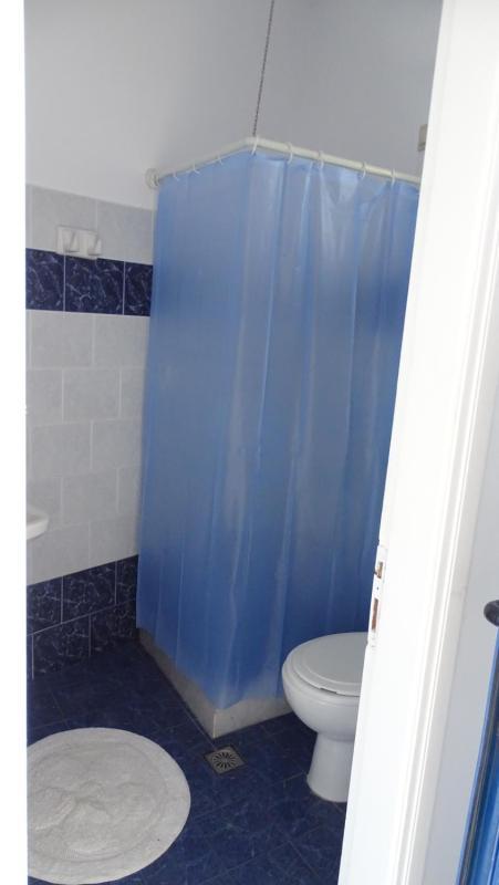 6-Bed Mixed Dormitory Room image 2