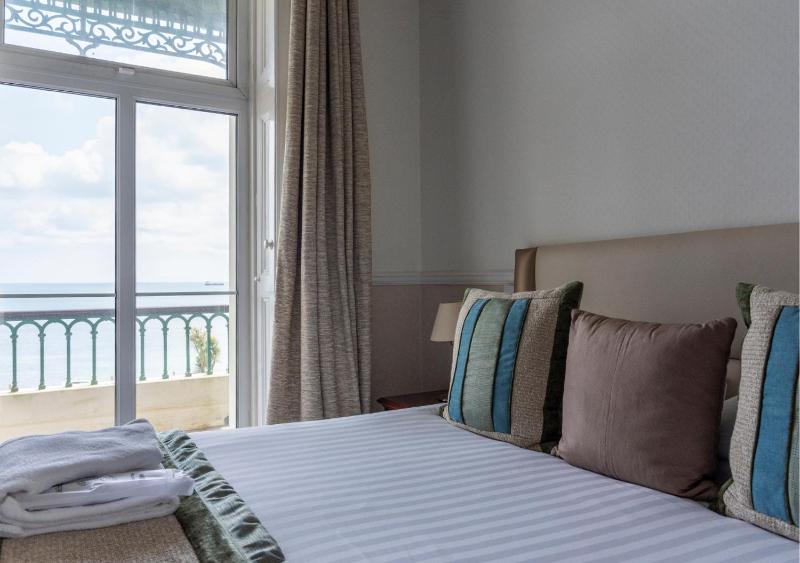 Superior Double Room image 3