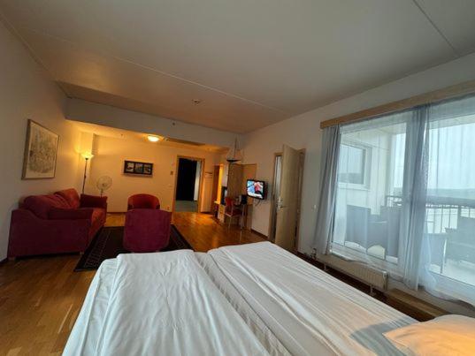 Suite with Balcony image 4