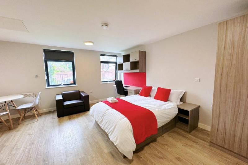 Manor Park Court in Coventry - image 9