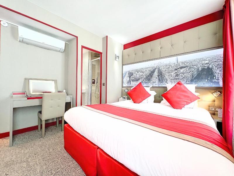 Double Room image 4