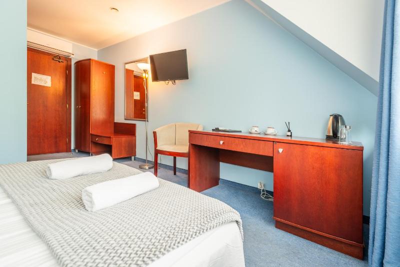Standard Double Room with City View image 2