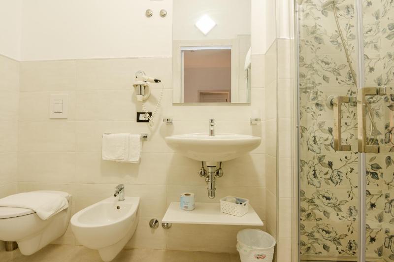 Budget Double Room image 2