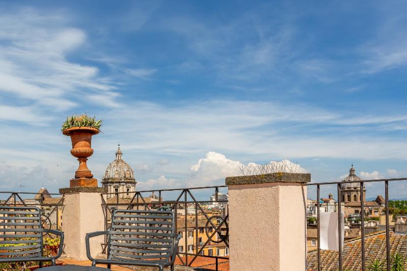iFlat Campo de' Fiori Panoramic Penthouse - image 15