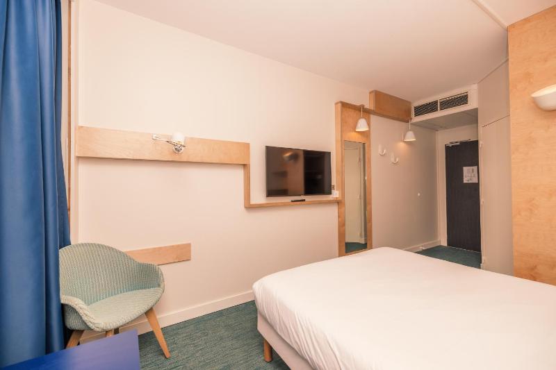Standard Room with 1 Double Bed image 3