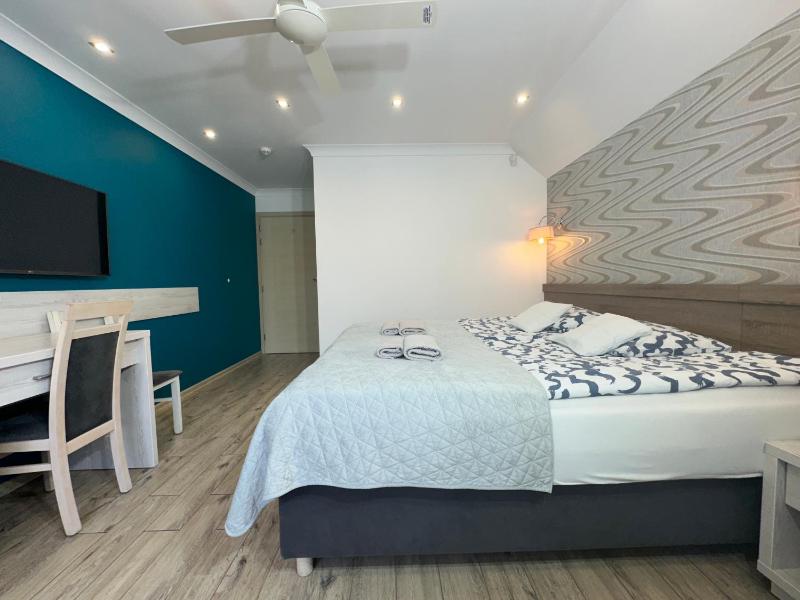Double or Twin Room with Extra Bed (2 Adults + 1 Child) image 4