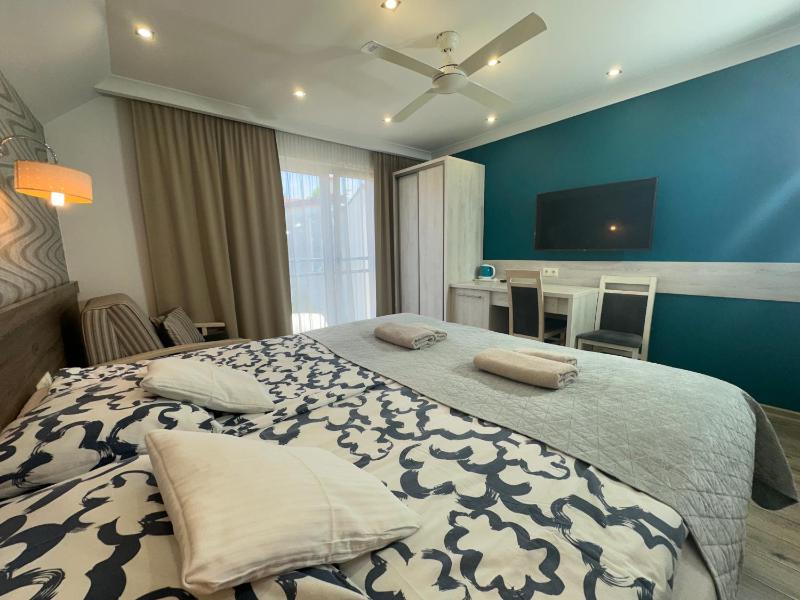 Double or Twin Room with Extra Bed (2 Adults + 1 Child) image 3