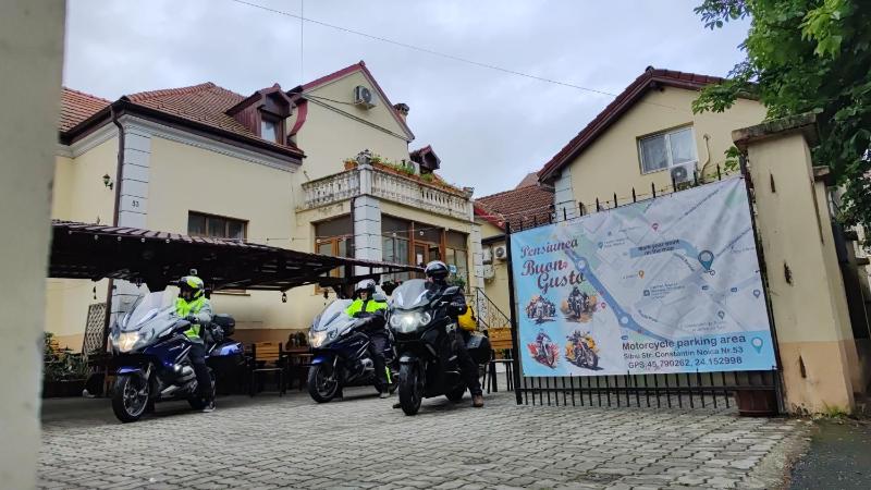 Pensiunea Buon Gusto Sibiu-motorcyle friendlycity center - image 41
