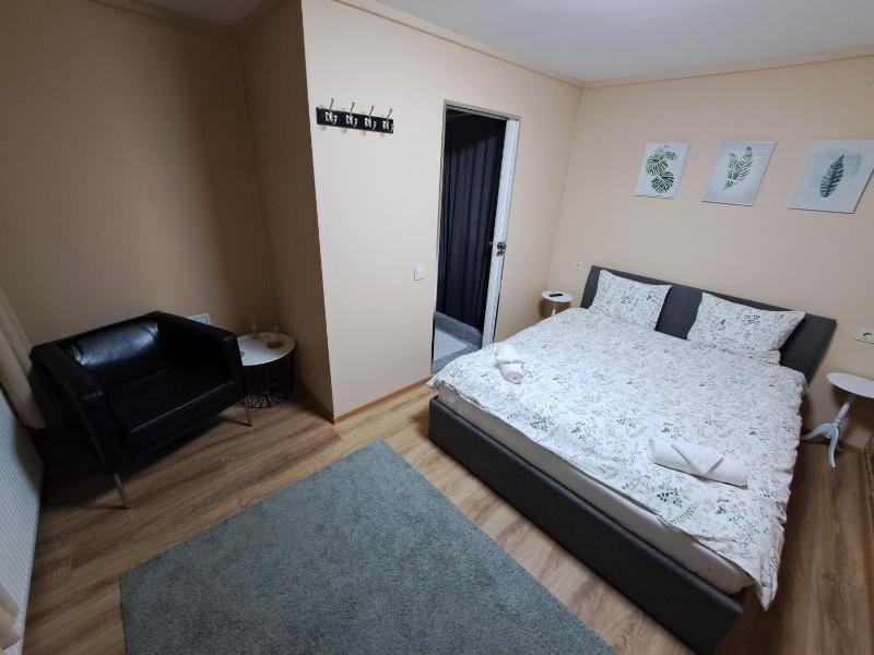 Budget Double Room image 4