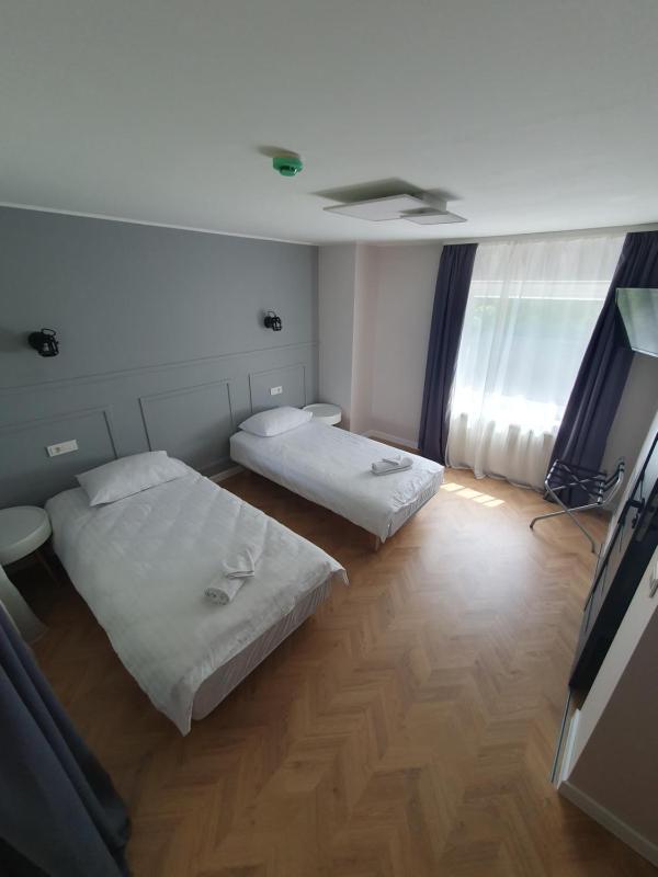 Deluxe Double or Twin Room image 2