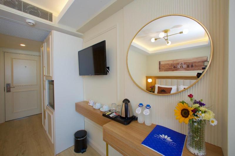 Standard Double Room image 4