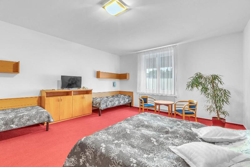 Quadruple Room image 4