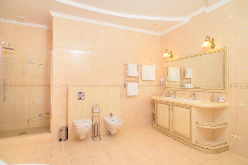 Suite image 2
