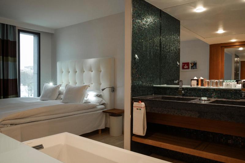 Superior Double Room with Bath image 1