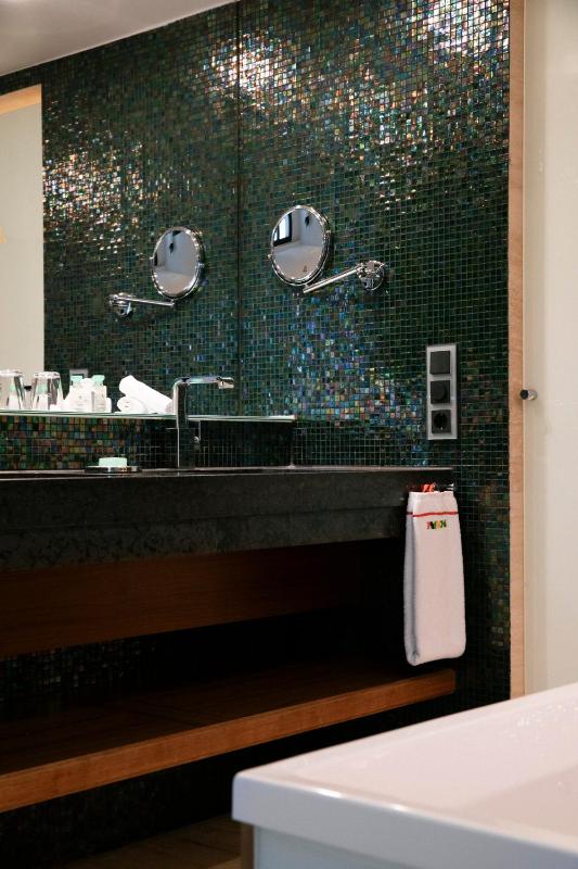 Superior Double Room with Bath image 3