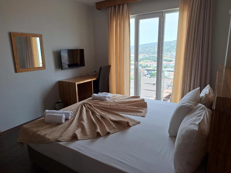 Apartment with View and Balcony image 1