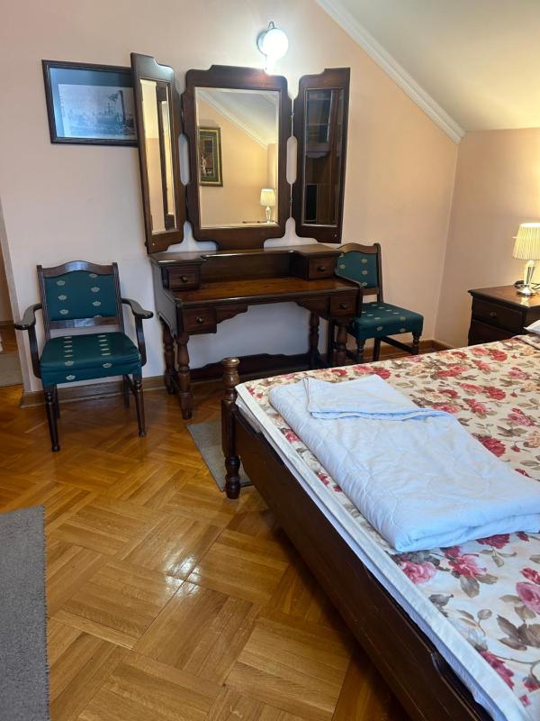 Double Room image 3