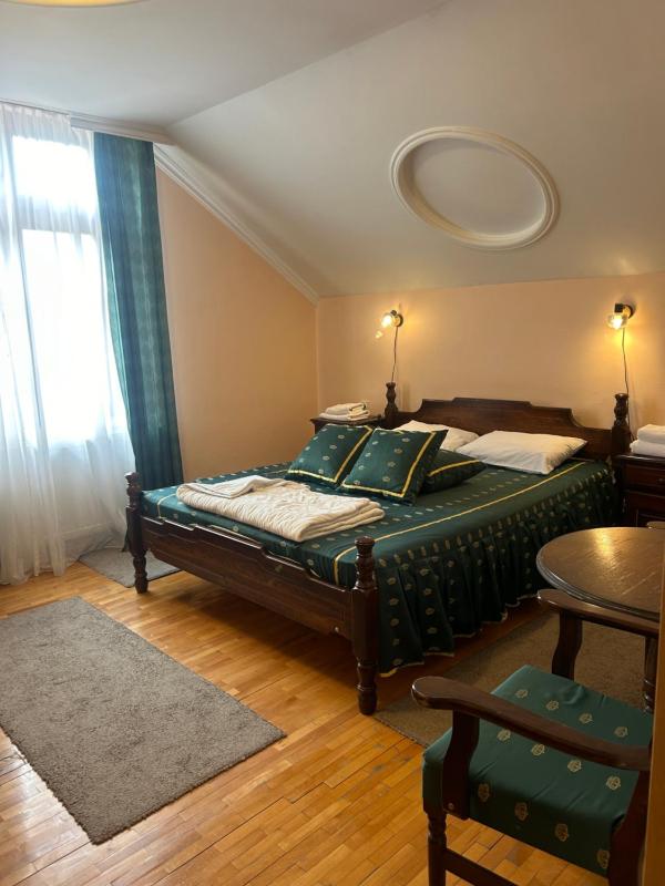 Superior Triple Room image 3